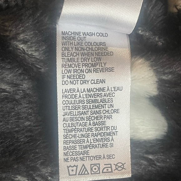 Sleep Riot Soft Cozy Bathrobe Size Small Black w White Hearts Hood Belt Pockets - Picture 8 of 8